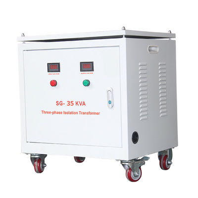 কেনা 35KVA UPS আইসোলেটিং IP32 থ্রি ফেজ ড্রাই টাইপ ট্রান্সফরমার 600V 400V অনলাইনে উৎপাদন